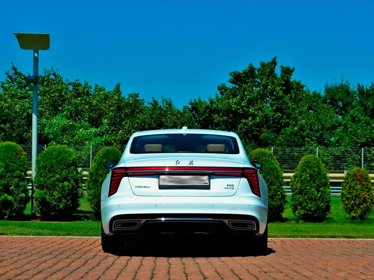 Арендовать Hongqi H5